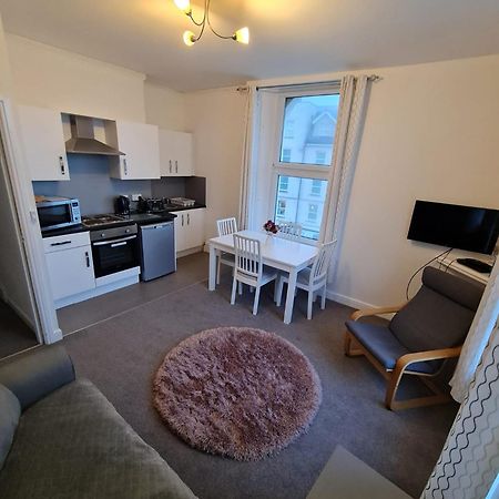 Farina No6, Sea View Apartment Sleeping 4 Guests Bridlington Exterior photo
