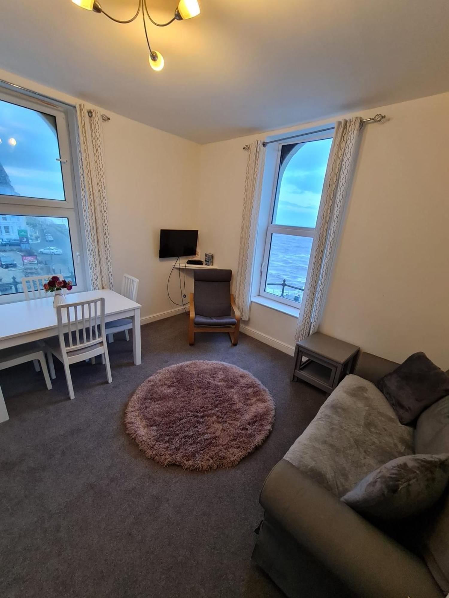 Farina No6, Sea View Apartment Sleeping 4 Guests Bridlington Exterior photo
